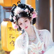 饿魔娜娜游天下抖音达人头像