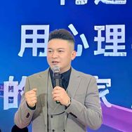 李楠老师聊教育抖音达人头像
