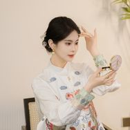 李李·新中式抖音达人头像