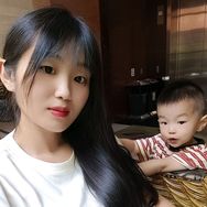 小英👧抖音达人头像