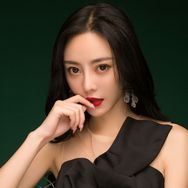 胡桃佳子LJ抖音达人头像