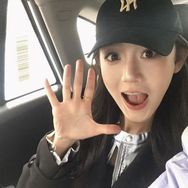 出逃小钰抖音达人头像