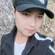 小啊靖⁸¹²抖音达人头像