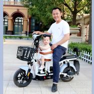 小雅童车玩具抖音达人头像