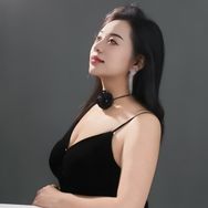 云儿⁵²⁰²新歌上线（半生等候只为你）抖音达人头像