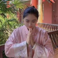 挣千万（小曼）抖音达人头像