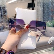 也古轻奢服配抖音号头像