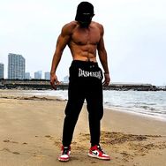 💎钻石男孩MB抖音达人头像