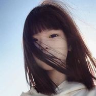 忧郁的小白抖音达人头像
