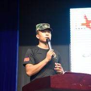 戎创教育何龙👊抖音达人头像
