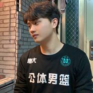 邹敏嘉（沉淀做自己）抖音达人头像