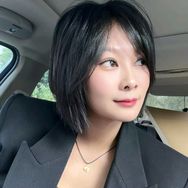 小若英³²¹（索图互娱)抖音达人头像