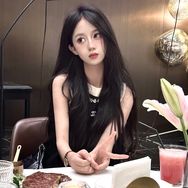 小表妹聊车抖音达人头像