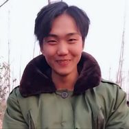 蚊子（守村人）抖音达人头像