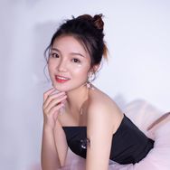 莎莎🎙️ ⁹²³³抖音达人头像