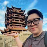 万能晓哥•盘品牌抖音达人头像