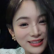 美芷 👾抖音达人头像