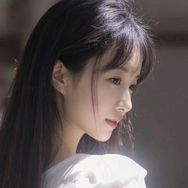 颜如玉YRY998899988抖音达人头像