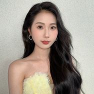 晴晴奢品女装抖音达人头像