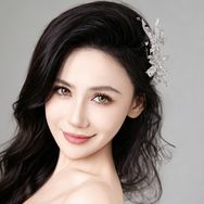 努尔Emily抖音达人头像