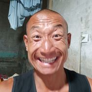 朝阳冬泳怪鸽的小号抖音达人头像