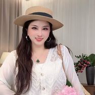 大美美微胖女装抖音达人头像
