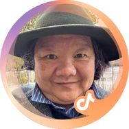 洪晃HungHuang抖音达人头像