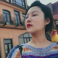 一个女孩与鸟日常抖音达人头像