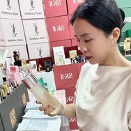 金姐大牌护肤品美妆仓抖音达人头像
