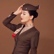 曼小小曼抖音达人头像