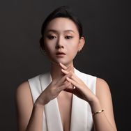 申珅（化妆）抖音达人头像
