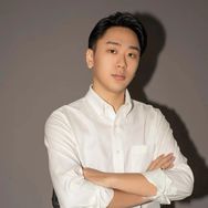 老罗财经抖音达人头像