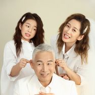 老中小幸福三口之家抖音达人头像