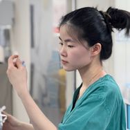 医姐牛翁翁抖音达人头像