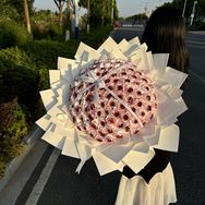 一间Flowers抖音达人头像