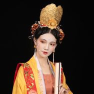 婷妞吖💋抖音达人头像
