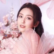Hello佟丽娅抖音达人头像