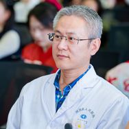 雷鸣医声抖音达人头像