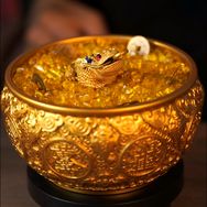 立卓聚合（月破锐）抖音号头像