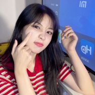 画画的余丸抖音达人头像