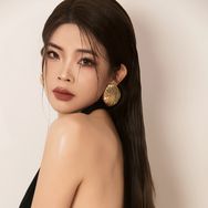 大表姐阿纯个人号抖音号头像