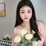 💕关小姐抖音达人头像