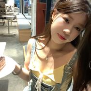 小锦鲤孕妇装抖音达人头像