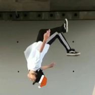 谢万宁抖音达人头像