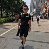 大叔超爱吃抖音达人头像