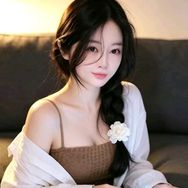 江小鹿🎙️¹⁶⁸⁸抖音达人头像