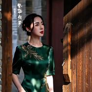 布衣告白-鑫姐小号抖音达人头像