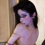 ZW•轻奢水晶（清货版）抖音达人头像