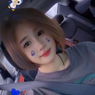 江小白🎙️抖音达人头像