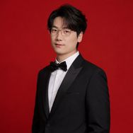 笑起来没眼睛的播音生抖音达人头像